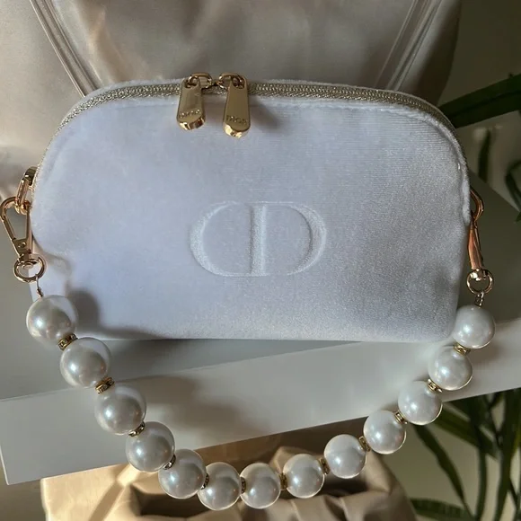 Dior White and Gold Cosmetic Case with Elegant Design - Picture 2 of 11